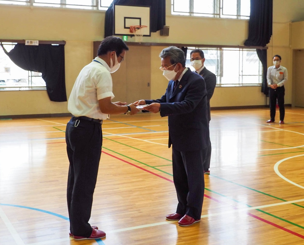 久御山町立佐山小学校へテント寄贈🎁贈呈式の様子 ブログ 宇治市・城陽市の新築一戸建て・リフォーム｜平和住宅建設株式会社